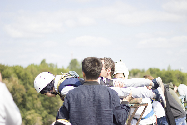 Роупджампинг - прыжки с верёвкой в Набережных Челнах. Подарочные сертификаты Ultra Подарки. Роупджампинг в Набережных Челнах - Экстремальный оригинальный подарок или подарочный сертификат на Роупджампинг - прыжки с верёвкой. Сервис UltraPodarki.ru 8-800-505-95-30. роупджампинг Набережные Челны, прыжок веревка Набережные Челны, роупджампинг, прыжок веревка, прыжок с веревкой, Подарок, подарочный сертификат, экстрим, экстремальный подарок