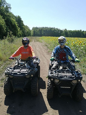 Катание на квадроциклах в Набережных Челнах. Сервис Ultra Подарки. Подарочный сертификат на катание на квадроциклах в Набережных Челнах. Закажите катание на квадроциклах недорого и наслаждайтесь активным отдыхом с друзьями. Выбирайте живописные маршруты для езды на квадроциклах. Сервис UltraPodarki.ru 8800-505-9530. Катание на квадроциклах, Прокат квадроциклов, езда на квадроцикле, прокат квадроциклов Набережные Челны, катание на квадроциклах Набережные Челны, Катание на квадроциклах зимой, Катание на квадроциклах летом, Сертификат на катание на квадроциклах