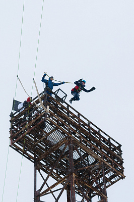 Роупджампинг - прыжки с верёвкой в Набережных Челнах. Подарочные сертификаты Ultra Подарки. Роупджампинг в Набережных Челнах - Экстремальный оригинальный подарок или подарочный сертификат на Роупджампинг - прыжки с верёвкой. Сервис UltraPodarki.ru 8-800-505-95-30. роупджампинг Набережные Челны, прыжок веревка Набережные Челны, роупджампинг, прыжок веревка, прыжок с веревкой, Подарок, подарочный сертификат, экстрим, экстремальный подарок