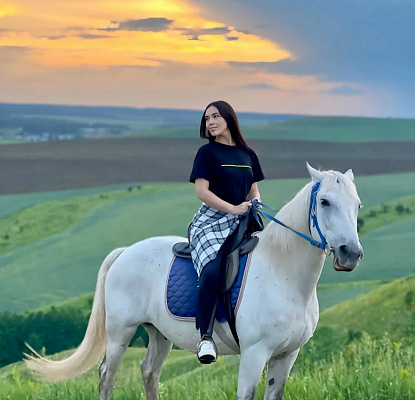 Конная прогулка для двоих в Набережных Челнах. Подарочные сертификаты Ultra Подарки. Купить оригинальный подарок или подарочный сертификат на Конная прогулка для двоих в Набережных Челнах. Сервис UltraPodarki.ru 8-800-505-9530. Катание на лошадях, Прогулка на лошади, Прогулка на лошадях для двоих, Конная прогулка для двоих, конный клуб, Конный клуб ВерхомТАТ, конная прогулка, конная прогулка в Набережных Челнах