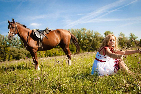 Конная прогулка в Набережных Челнах. Подарочные сертификаты Ultra Подарки. Купить оригинальный подарок или подарочный сертификат на Конная прогулка в Набережных Челнах. Сервис UltraPodarki.ru 8-800-505-9530. Катание на лошадях, Прогулка на лошади, Прогулка на лошадях для двоих, Конная прогулка, конный клуб, Конный клуб ВерхомТАТ, конная прогулка, конная прогулка в Набережных Челнах