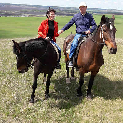 Конная прогулка для двоих в Набережных Челнах. Подарочные сертификаты Ultra Подарки. Купить оригинальный подарок или подарочный сертификат на Конная прогулка для двоих в Набережных Челнах. Сервис UltraPodarki.ru 8-800-505-9530. Катание на лошадях, Прогулка на лошади, Прогулка на лошадях для двоих, Конная прогулка для двоих, конный клуб, Конный клуб ВерхомТАТ, конная прогулка, конная прогулка в Набережных Челнах