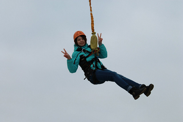 Роупджампинг - прыжки с верёвкой в Набережных Челнах. Подарочные сертификаты Ultra Подарки. Роупджампинг в Набережных Челнах - Экстремальный оригинальный подарок или подарочный сертификат на Роупджампинг - прыжки с верёвкой. Сервис UltraPodarki.ru 8-800-505-95-30. роупджампинг Набережные Челны, прыжок веревка Набережные Челны, роупджампинг, прыжок веревка, прыжок с веревкой, Подарок, подарочный сертификат, экстрим, экстремальный подарок