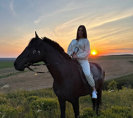 Конная прогулка в Набережных Челнах. Подарочные сертификаты Ultra Подарки. Купить оригинальный подарок или подарочный сертификат на Конная прогулка в Набережных Челнах. Сервис UltraPodarki.ru 8-800-505-9530. Катание на лошадях, Прогулка на лошади, Прогулка на лошадях для двоих, Конная прогулка, конный клуб, Конный клуб ВерхомТАТ, конная прогулка, конная прогулка в Набережных Челнах