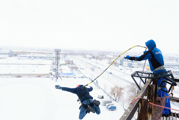 Роупджампинг - прыжки с верёвкой в Набережных Челнах. Подарочные сертификаты Ultra Подарки. Роупджампинг в Набережных Челнах - Экстремальный оригинальный подарок или подарочный сертификат на Роупджампинг - прыжки с верёвкой. Сервис UltraPodarki.ru 8-800-505-95-30. роупджампинг Набережные Челны, прыжок веревка Набережные Челны, роупджампинг, прыжок веревка, прыжок с веревкой, Подарок, подарочный сертификат, экстрим, экстремальный подарок