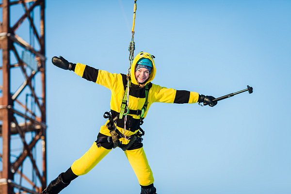 Роупджампинг - прыжки с верёвкой в Набережных Челнах. Подарочные сертификаты Ultra Подарки. Роупджампинг в Набережных Челнах - Экстремальный оригинальный подарок или подарочный сертификат на Роупджампинг - прыжки с верёвкой. Сервис UltraPodarki.ru 8-800-505-95-30. роупджампинг Набережные Челны, прыжок веревка Набережные Челны, роупджампинг, прыжок веревка, прыжок с веревкой, Подарок, подарочный сертификат, экстрим, экстремальный подарок