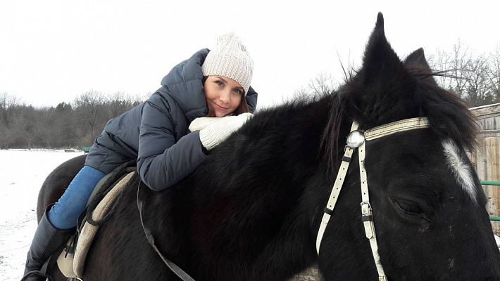 Конная прогулка для двоих в Набережных Челнах. Подарочные сертификаты Ultra Подарки. Купить оригинальный подарок или подарочный сертификат на Конная прогулка для двоих в Набережных Челнах. Сервис UltraPodarki.ru 8-800-505-9530. Катание на лошадях, Прогулка на лошади, Прогулка на лошадях для двоих, Конная прогулка для двоих, конный клуб, Конный клуб ВерхомТАТ, конная прогулка, конная прогулка в Набережных Челнах